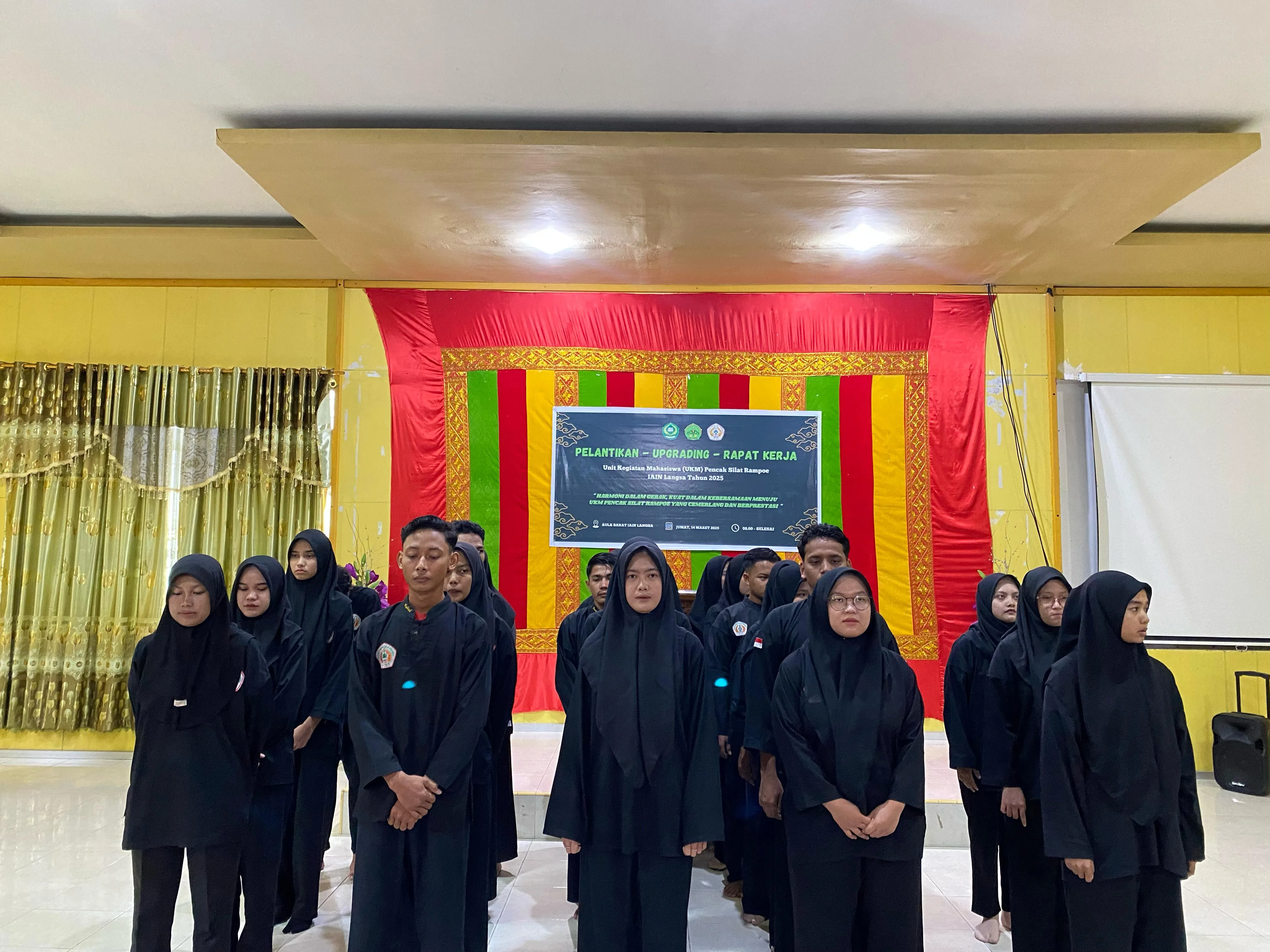 Warek III IAIN Langsa Lantik Pengurus UKM Pencak Silat Rampoe Periode 2025 