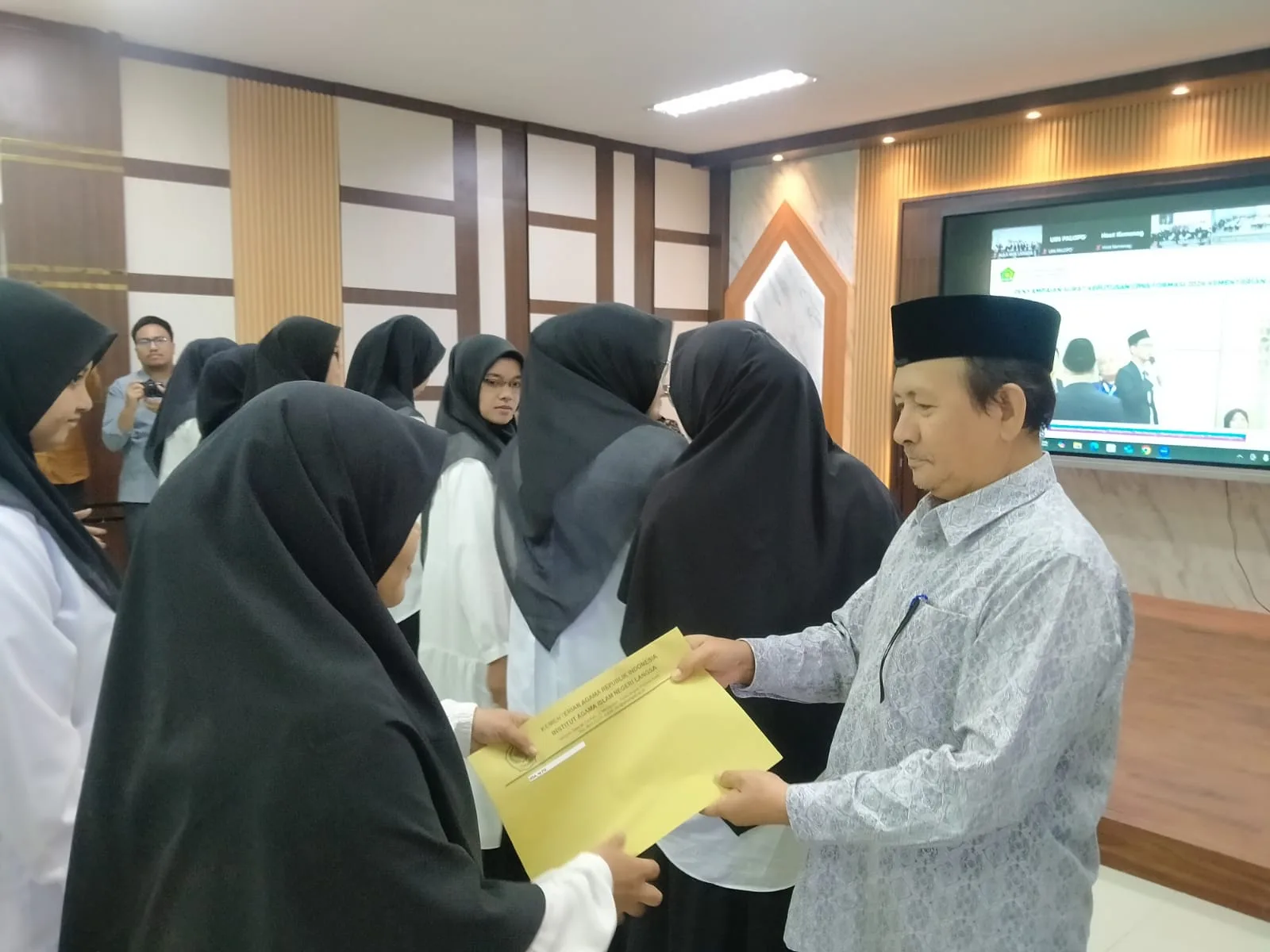 Dosen dan Tendik IAIN Langsa Terima SK CPNS