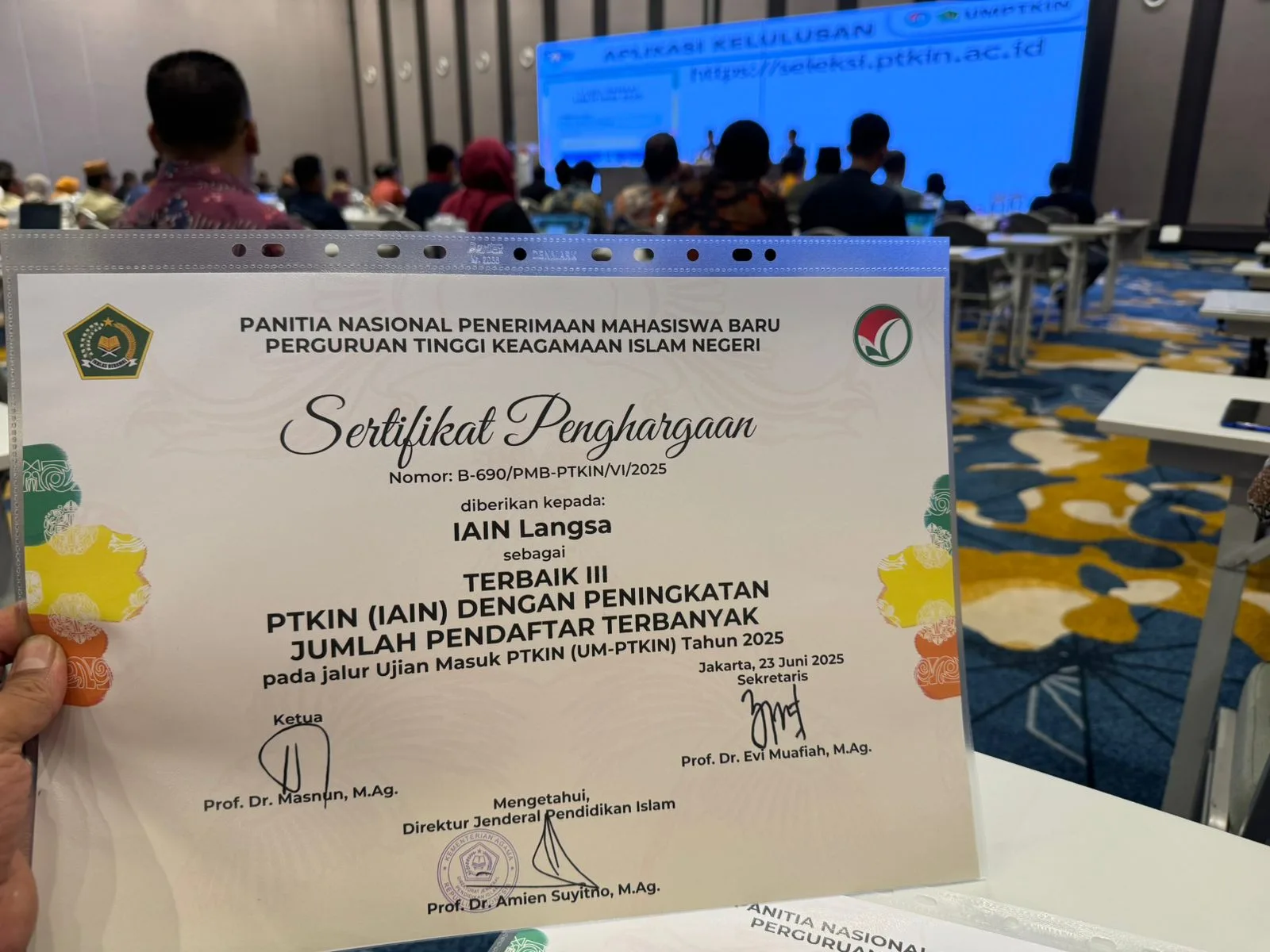 IAIN Langsa Raih Penghargaan Nasional Sebagai Terbaik III PTKIN dengan Jumlah Pendaftar UM-PTKIN Terbanyak