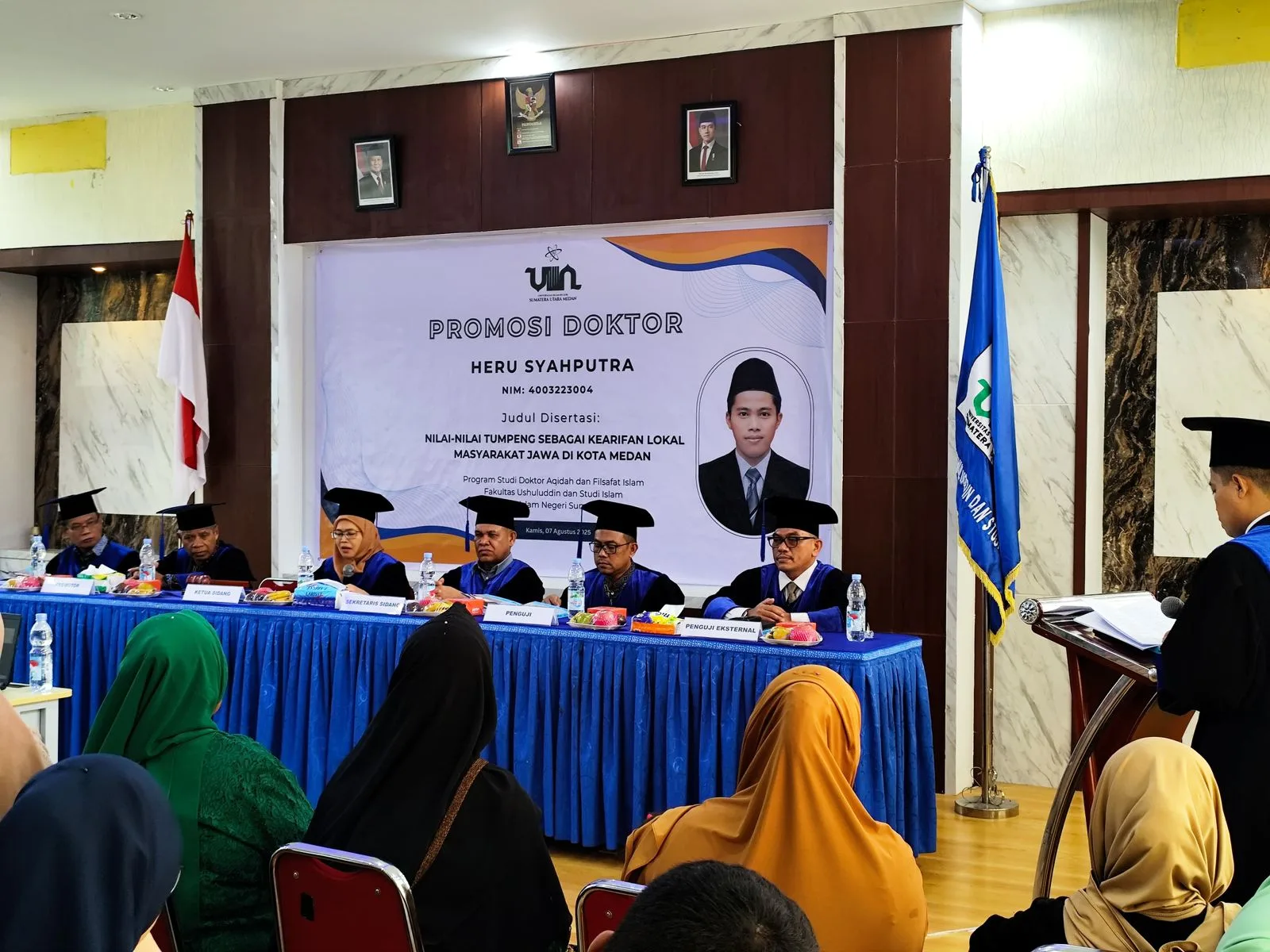 Tumpeng Masuk Ruang Disertasi: Rektor IAIN Langsa Uji Promovendus S3 Prodi Aqidah dan Filsafat Islam UINSU