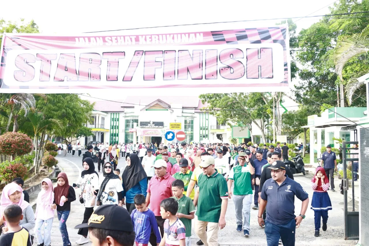 Meriahkan HUT ke-80 RI, IAIN Langsa Gelar Jalan Sehat Kerukunan