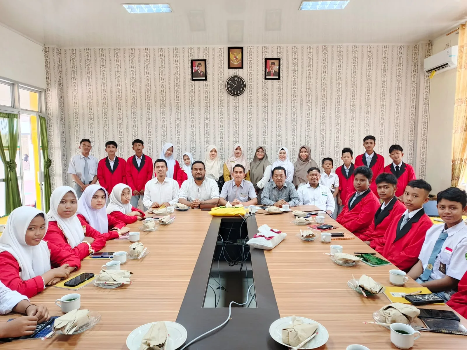 FEBI IAIN Langsa Terima Kunjungan Siswa SMK Graha Media