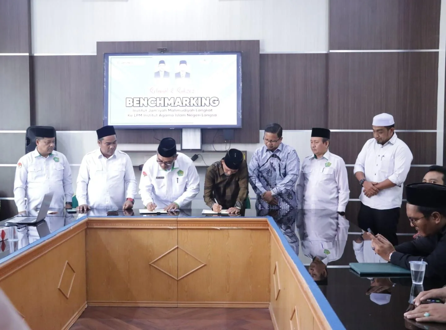 IAIN Langsa dan Institut Jam’iyah Mahmudiyah Langkat Jalin Sinergi melalui Benchmarking dan Penandatanganan MoU