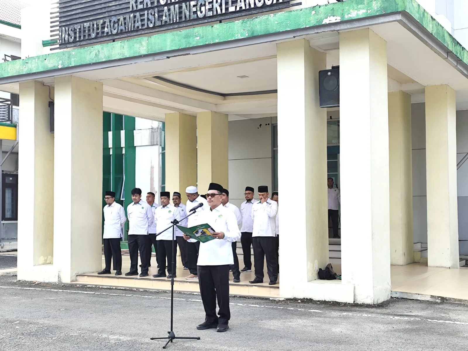 Apel Senin IAIN Langsa: Rektor Tekankan Prestasi, Solidaritas, dan Apresiasi Kinerja Sivitas Akademika