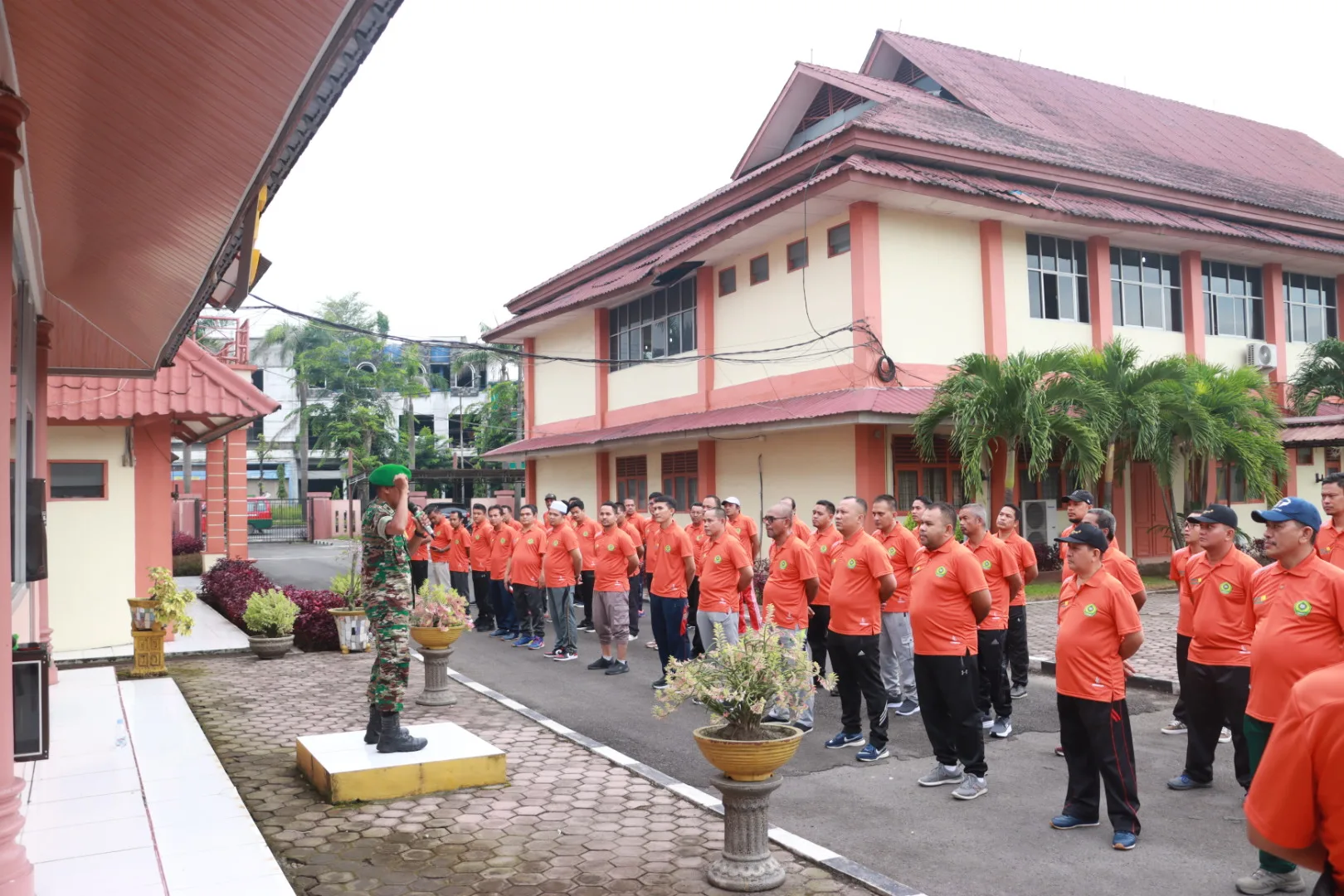 Peserta Raker Semangat Ikuti Senam Pagi dan PBB