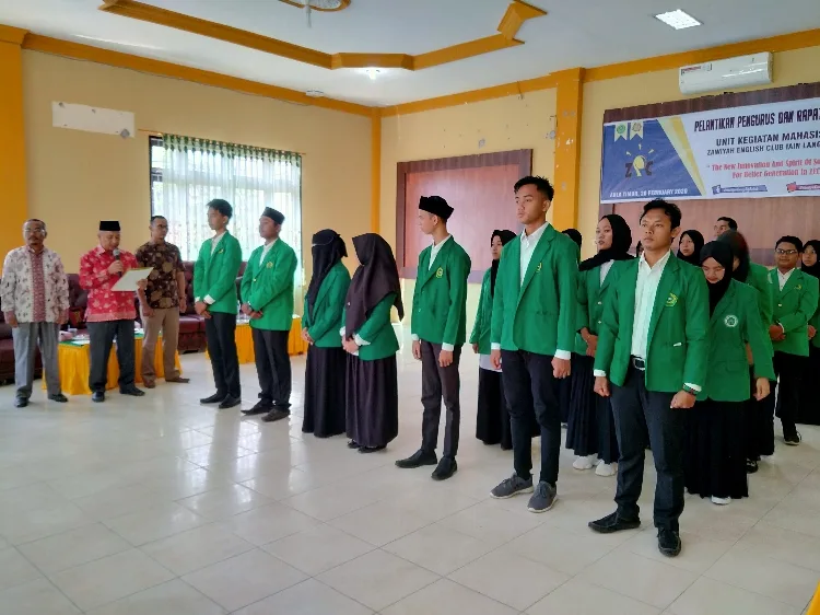 Warek III Lantik Pengurus UKM ZEC 