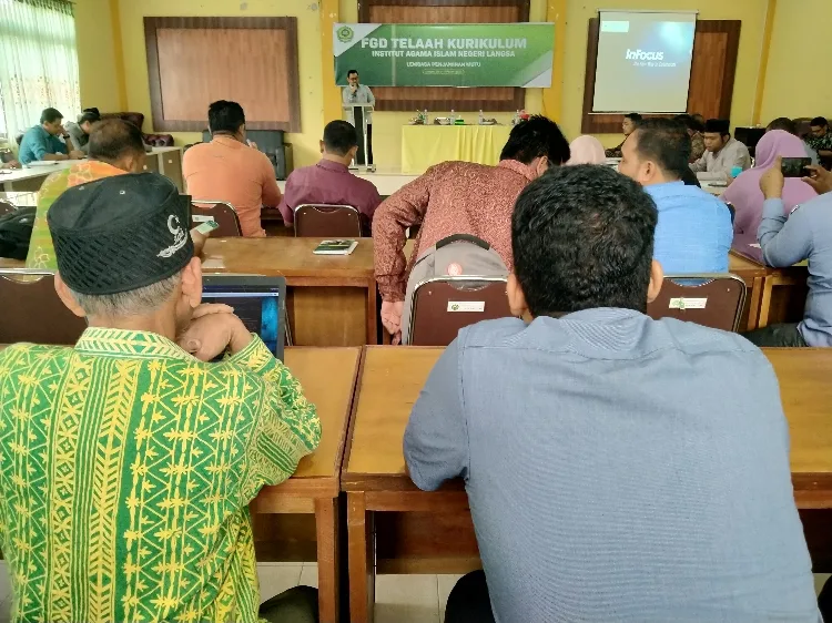 40 Dosen IAIN Langsa Ikuti FGD Telaah Kurilum 