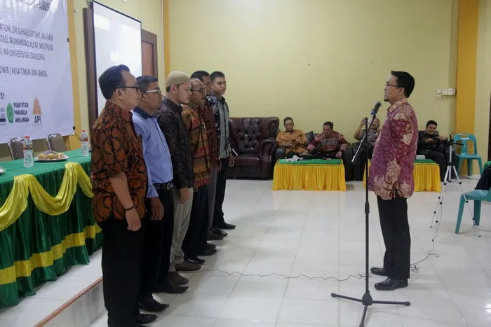 Rektor Lantik Pengurus Pusat Studi Pancasila IAIN Langsa   