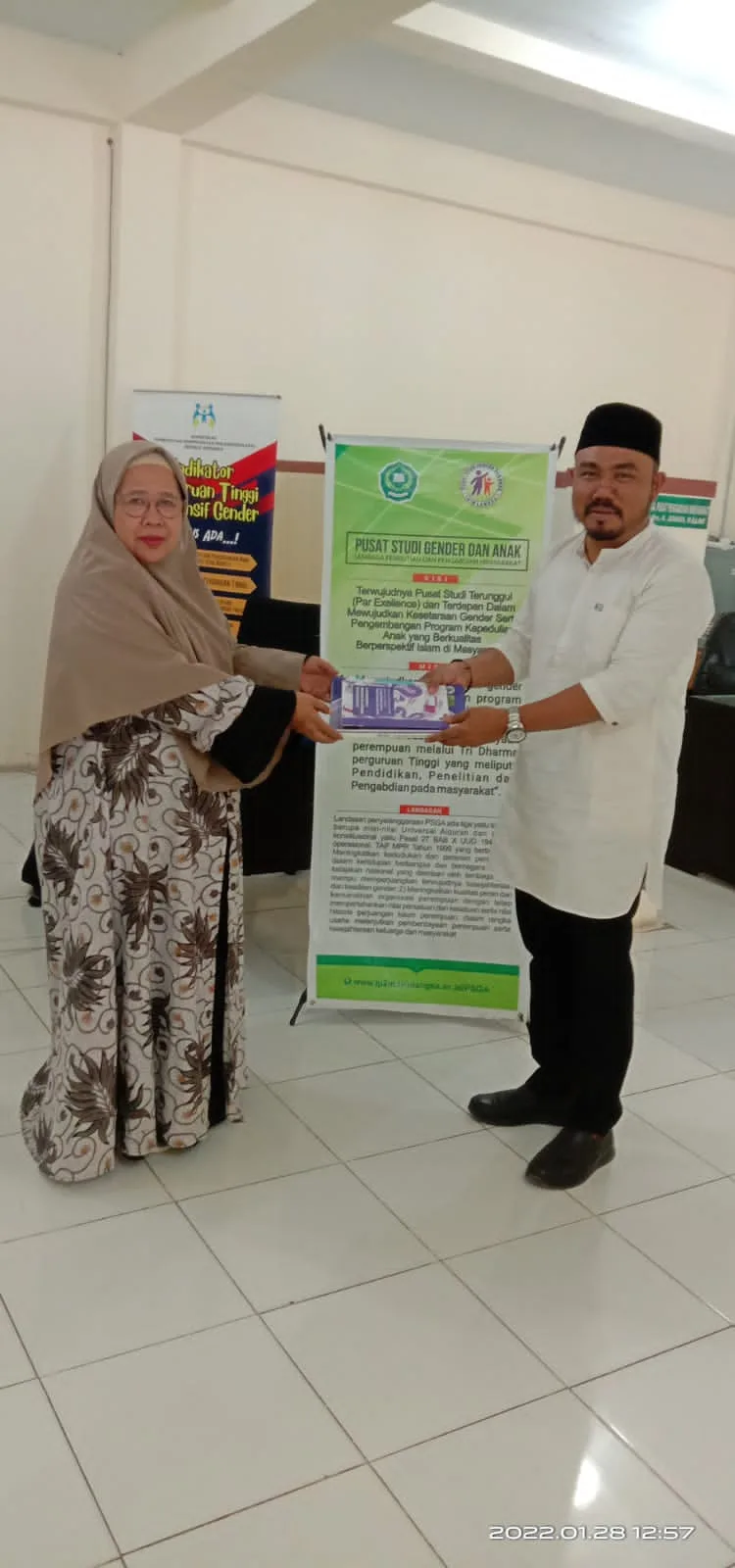 PSGA Hibahkan Buku Untuk Perpustakaan IAIN Langsa