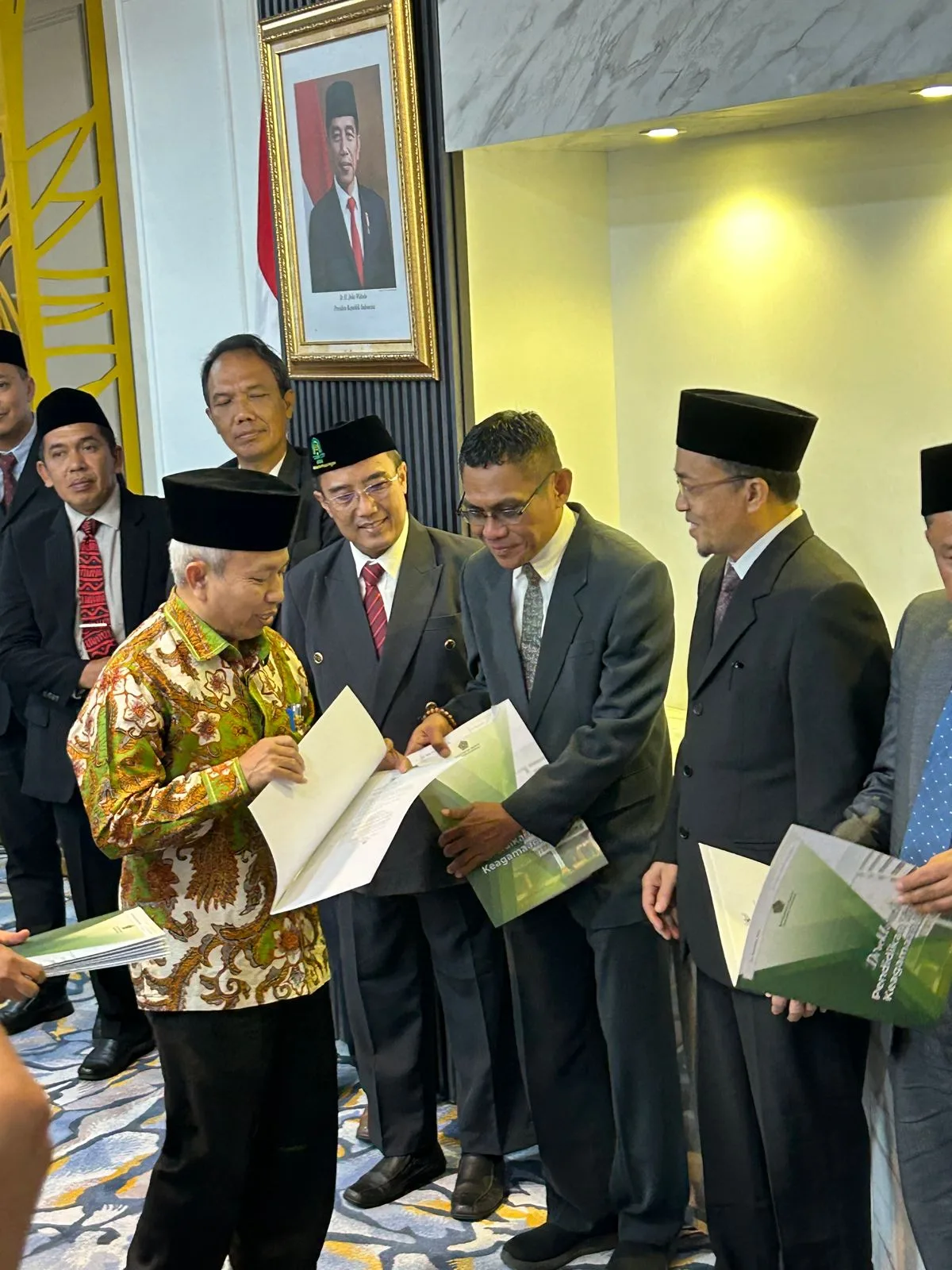 Dosen IAIN Langsa Terima SK Guru Besar Bidang Ilmu Tafsir