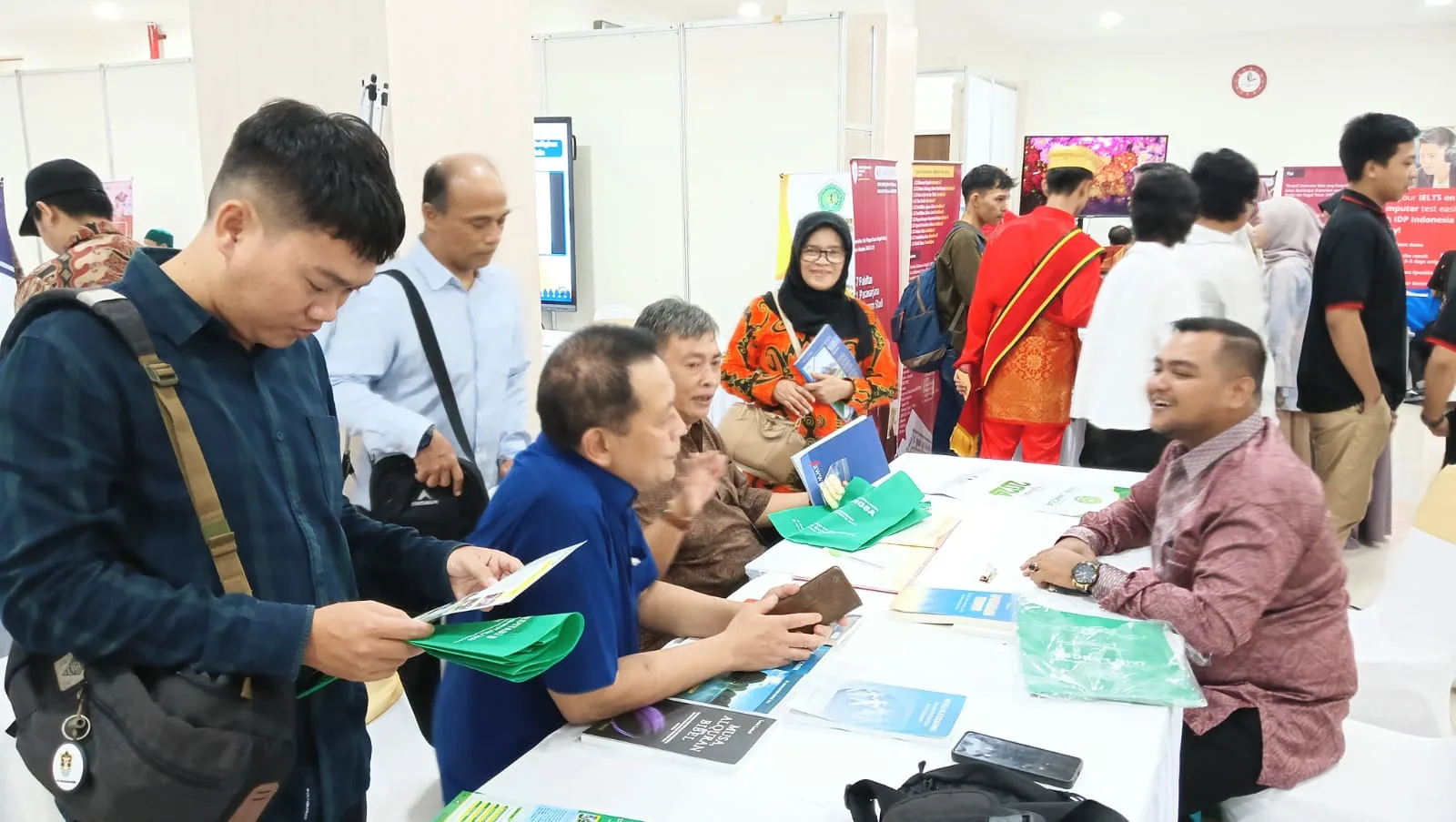 Hadiri AICIS, IAIN Langsa Pamerkan  Buku Hasil Karangan Dosen