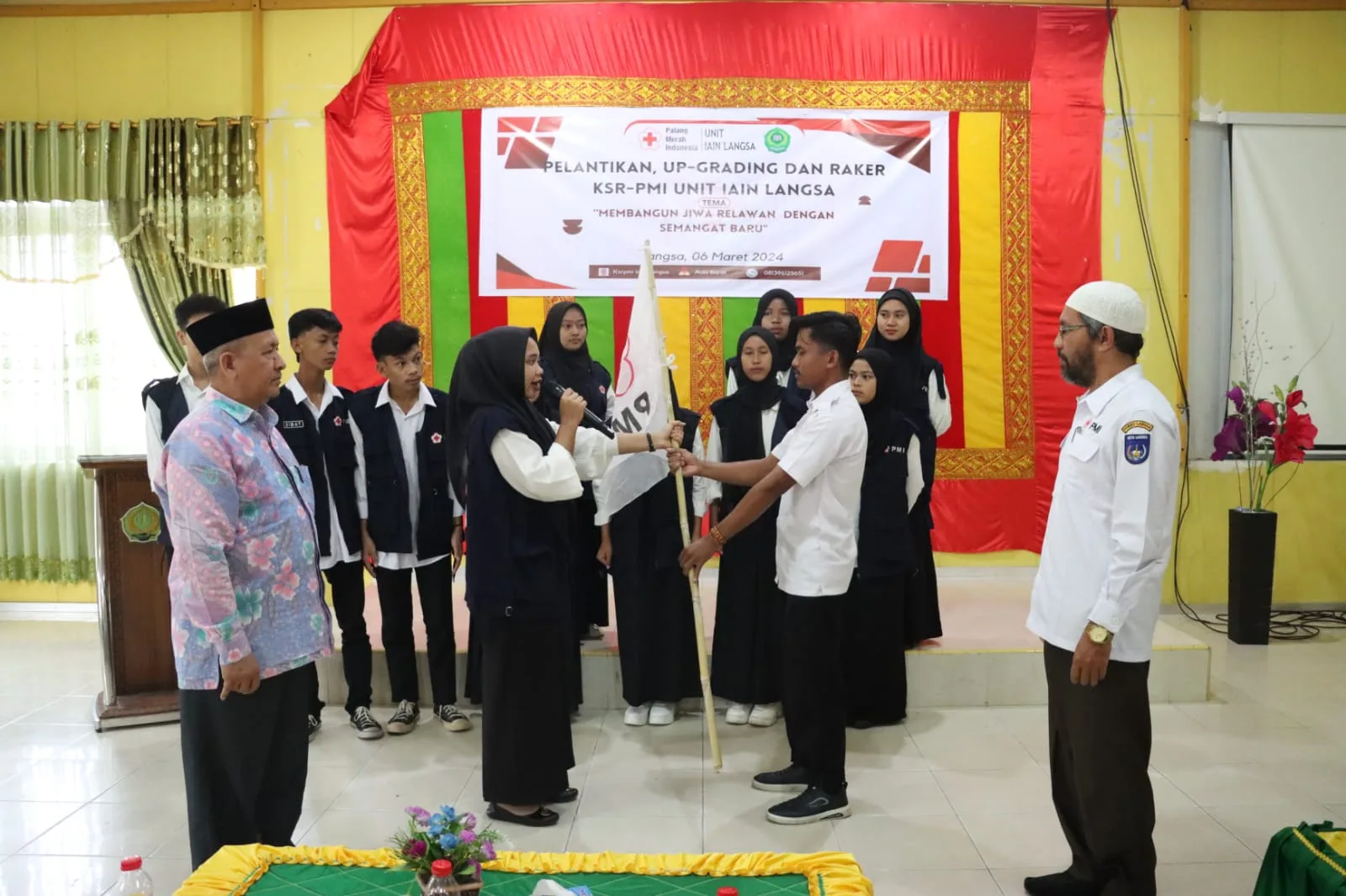 Wakil Rektor III IAIN Langsa Lantik Pengurus KSR-PMI Periode 2024