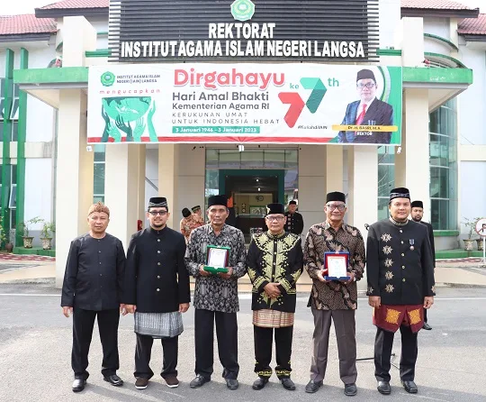 Ragam Penghargaan Meriahkan Peringatan HAB ke-77 di IAIN Langsa