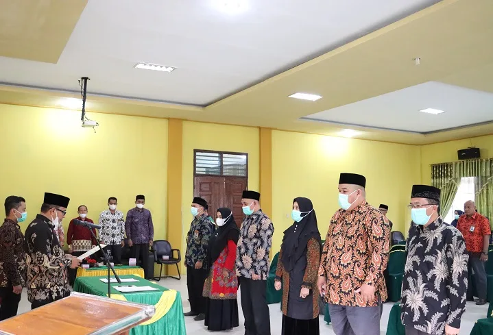Rektor Lantik 6 Pejabat Fungsional Hasil Penyetaraan di Lingkungan IAIN Langsa
