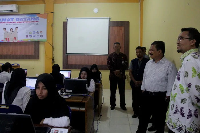 Rektor IAIN Langsa Turut Pantau Pelaksanaan Ujian CPNS