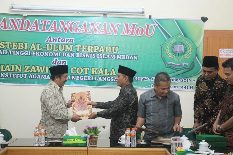 STEBI AL Ulum Medan - IAIN Langsa Teken MoU