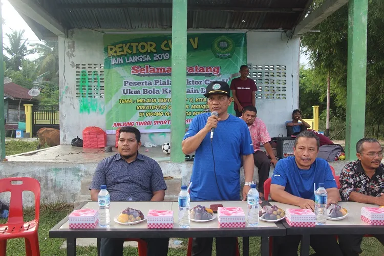 9 Club Rebut Piala Rektor CUP V   