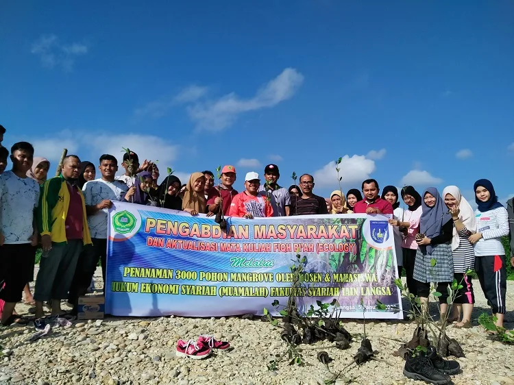 Mahasiswa IAIN Langsa Tanam 3000 Pohon Mangrove