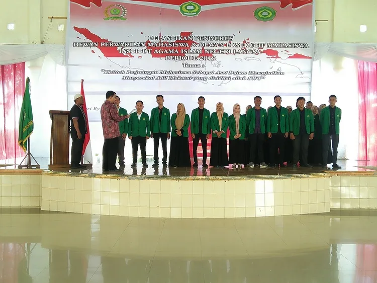 Rektor Lantik Pengurus SEMA dan DEMA IAIN Langsa