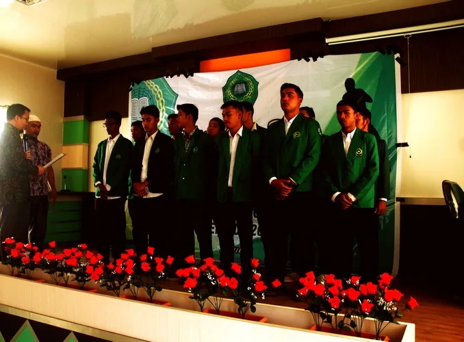 Plt. Rektor Lantik Pengurus UKM Bola Kaki   