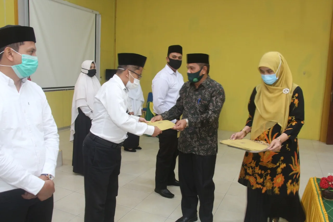 Rektor IAIN Langsa Serahkan SK CPNS