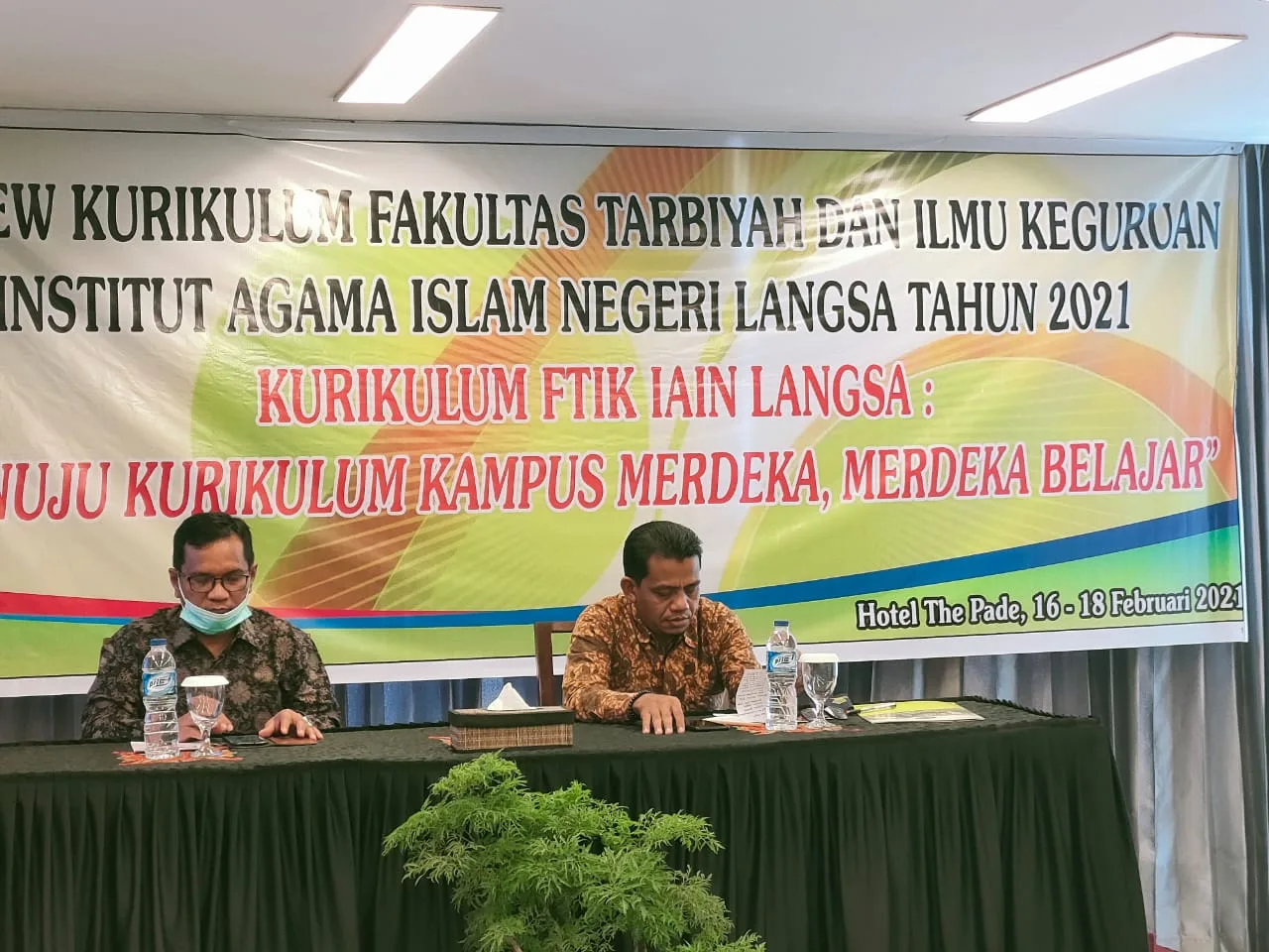 Rektor Buka Kegiatan Review Kurikulum FTIK IAIN Langsa