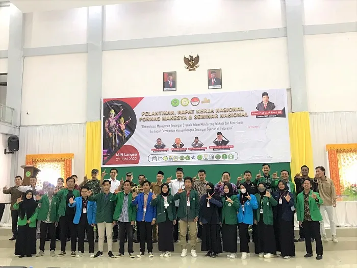 Wakil Dekan III FEBI Lantik Pengurus Pusat FORNAS MAKESYA