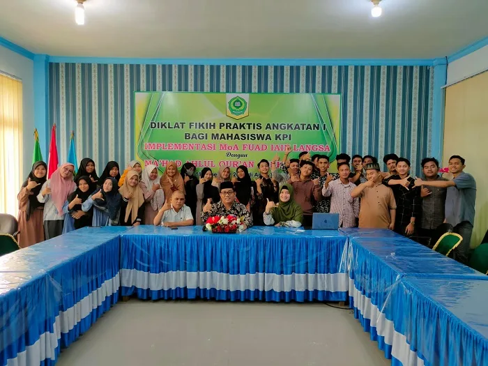 Dekan FUAD Lepas Mahasiswa untuk Ikuti Diklat Fikih Praktis