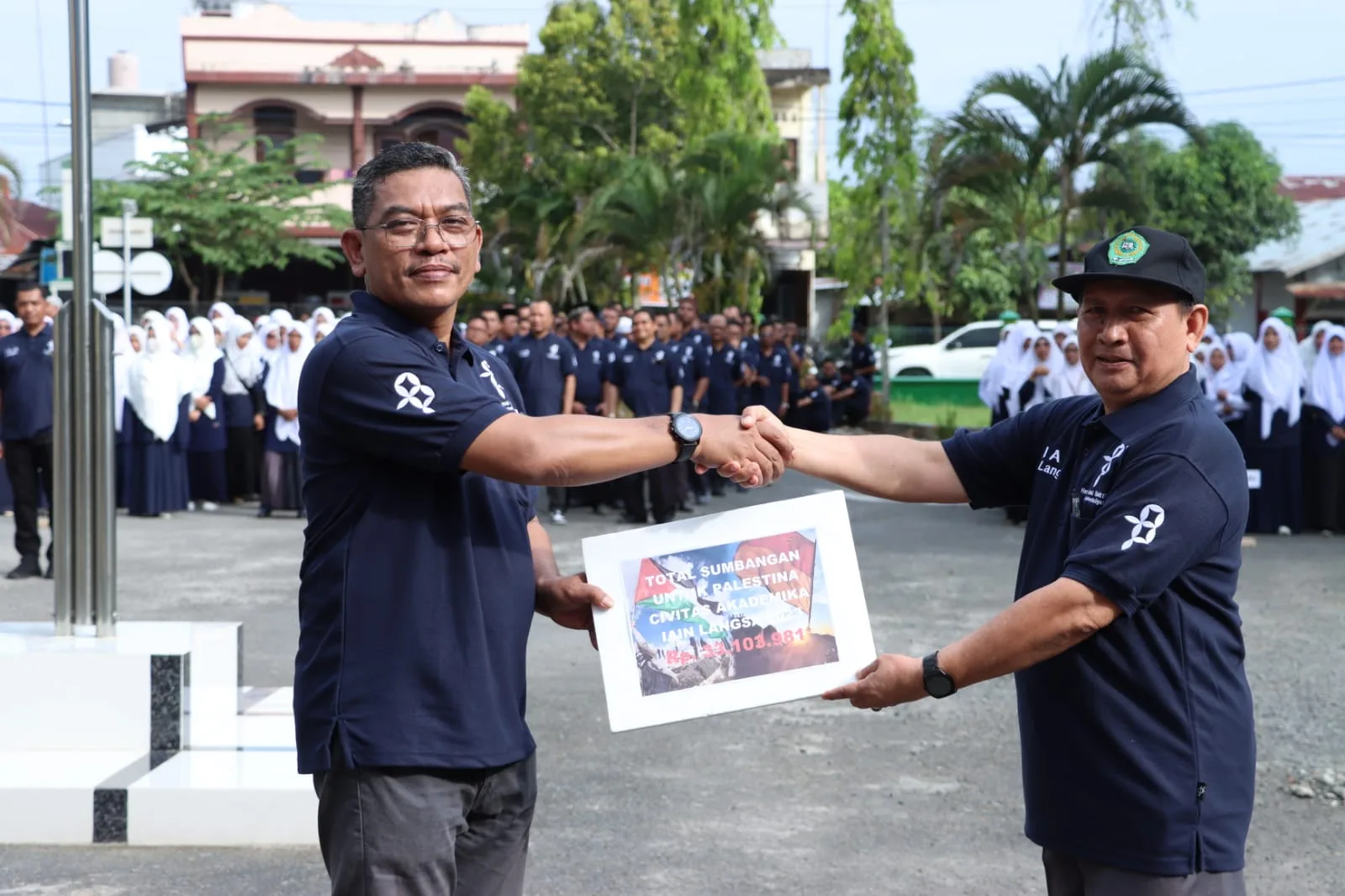 Warek III IAIN Langsa Serahkan Bantuan Kemanusiaan untuk Palestina