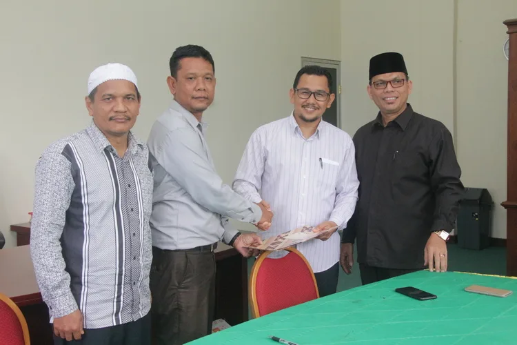 Rektor : Pekerjaan Akan Ringan Jika Dilaksanakan Dengan Bersama